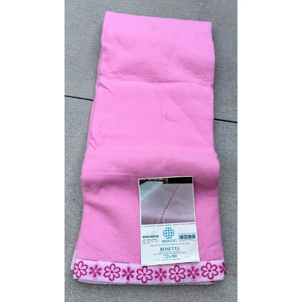 VTG Beacon Rosetta Pink Blanket Twin Full Floral Satin Trim Needlewoven NOS USA